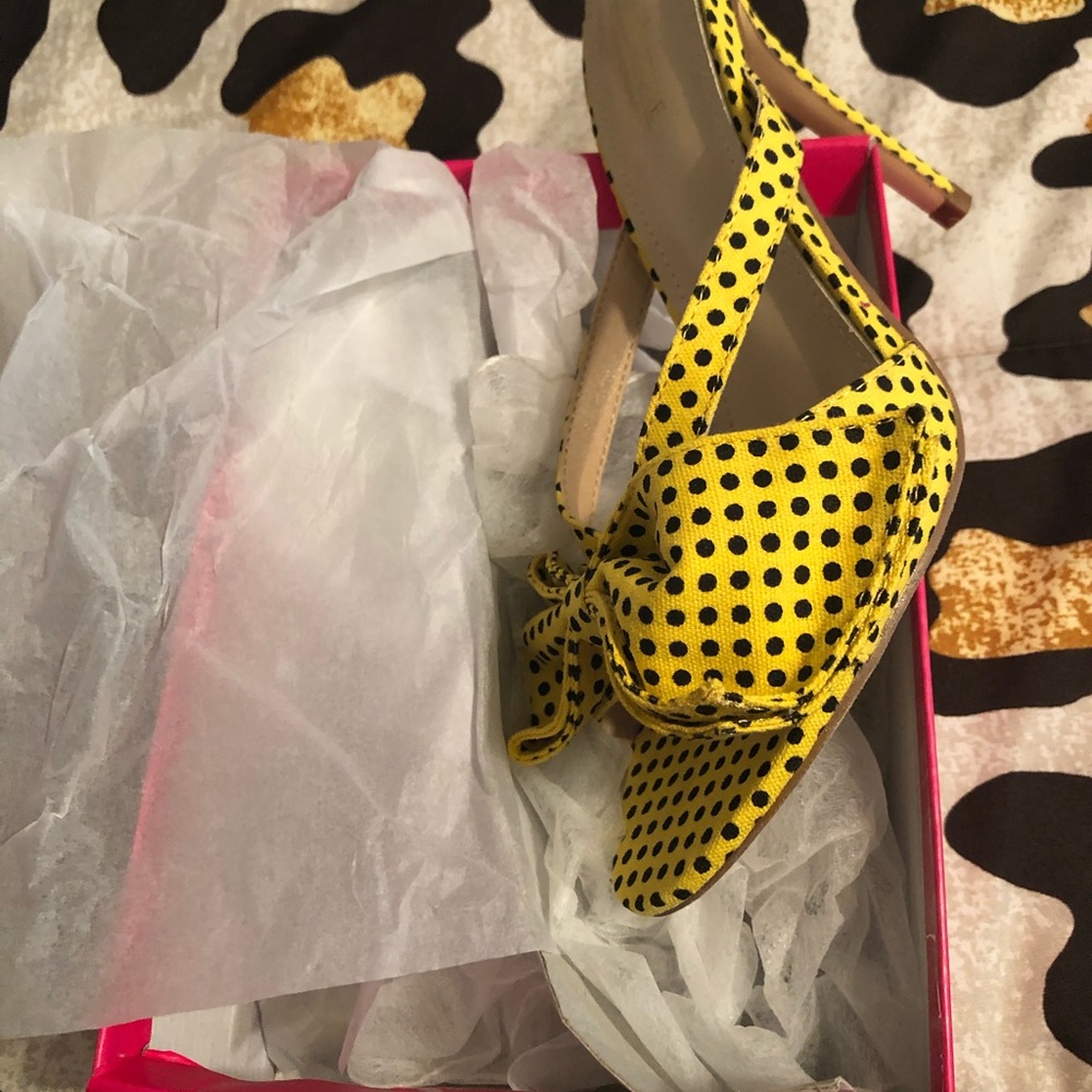 Catherine Malandrino Sandals - Picture 3 of 5